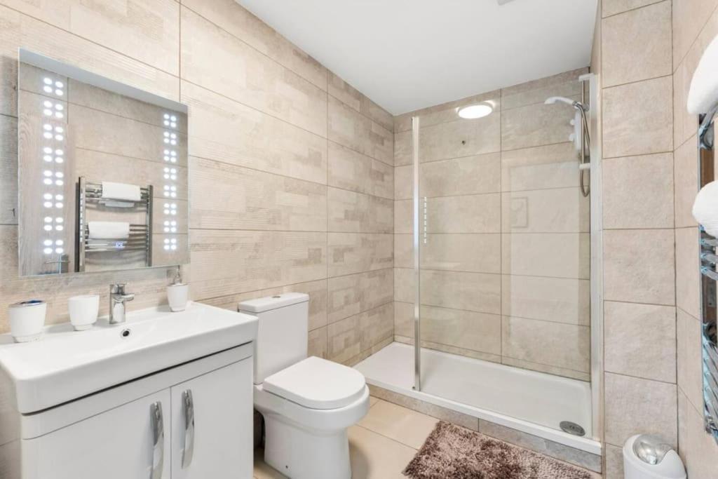 Modern Spacious Three Bedrooms With Private Garden Cardiff Exteriér fotografie